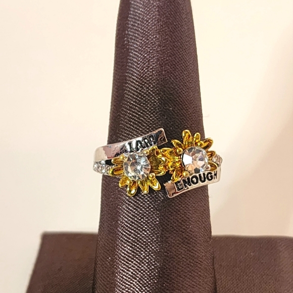 Silver Yellow Flower Engraved Ring - Picture 2 of 4